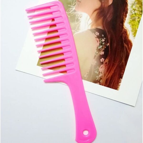 Pinky comb